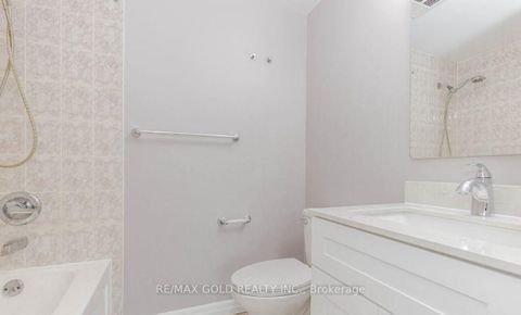 Photo 21 at 2102 - 220 Burnhamthorpe Road W, City Centre, Mississauga