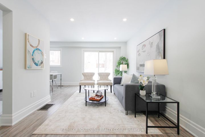 Photo 5 at 41 - 1532 Lancaster Drive, FA Falgarwood, Oakville