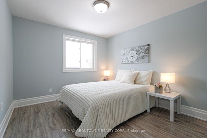 Photo 23 at 41 - 1532 Lancaster Drive, FA Falgarwood, Oakville
