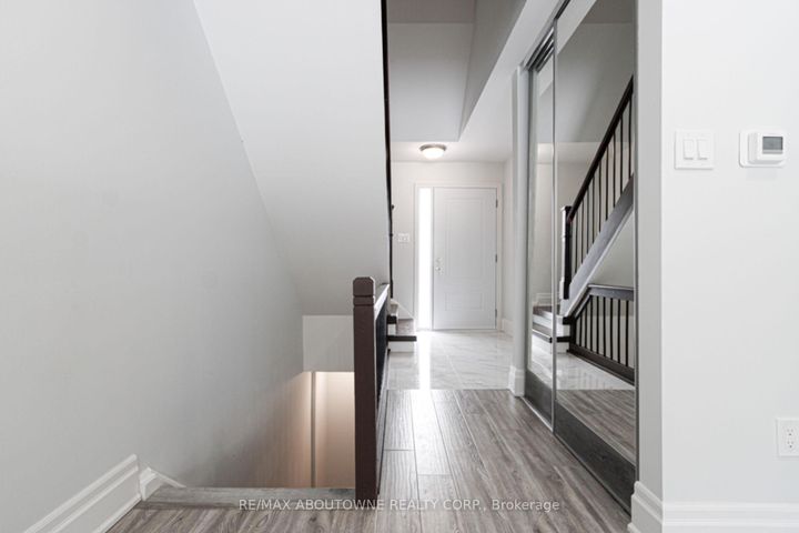 Photo 24 at 41 - 1532 Lancaster Drive, FA Falgarwood, Oakville