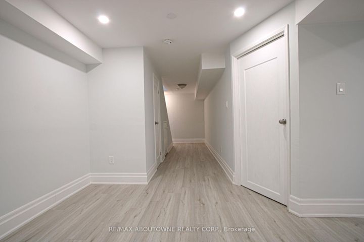 Photo 28 at 41 - 1532 Lancaster Drive, FA Falgarwood, Oakville