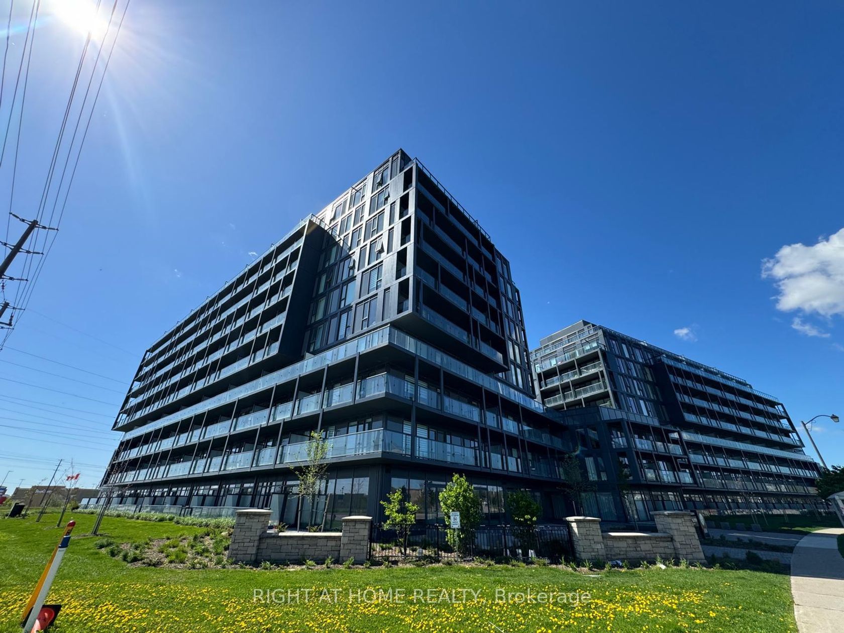 B1010 - 3200 Dakota Common N, Alton, Burlington 