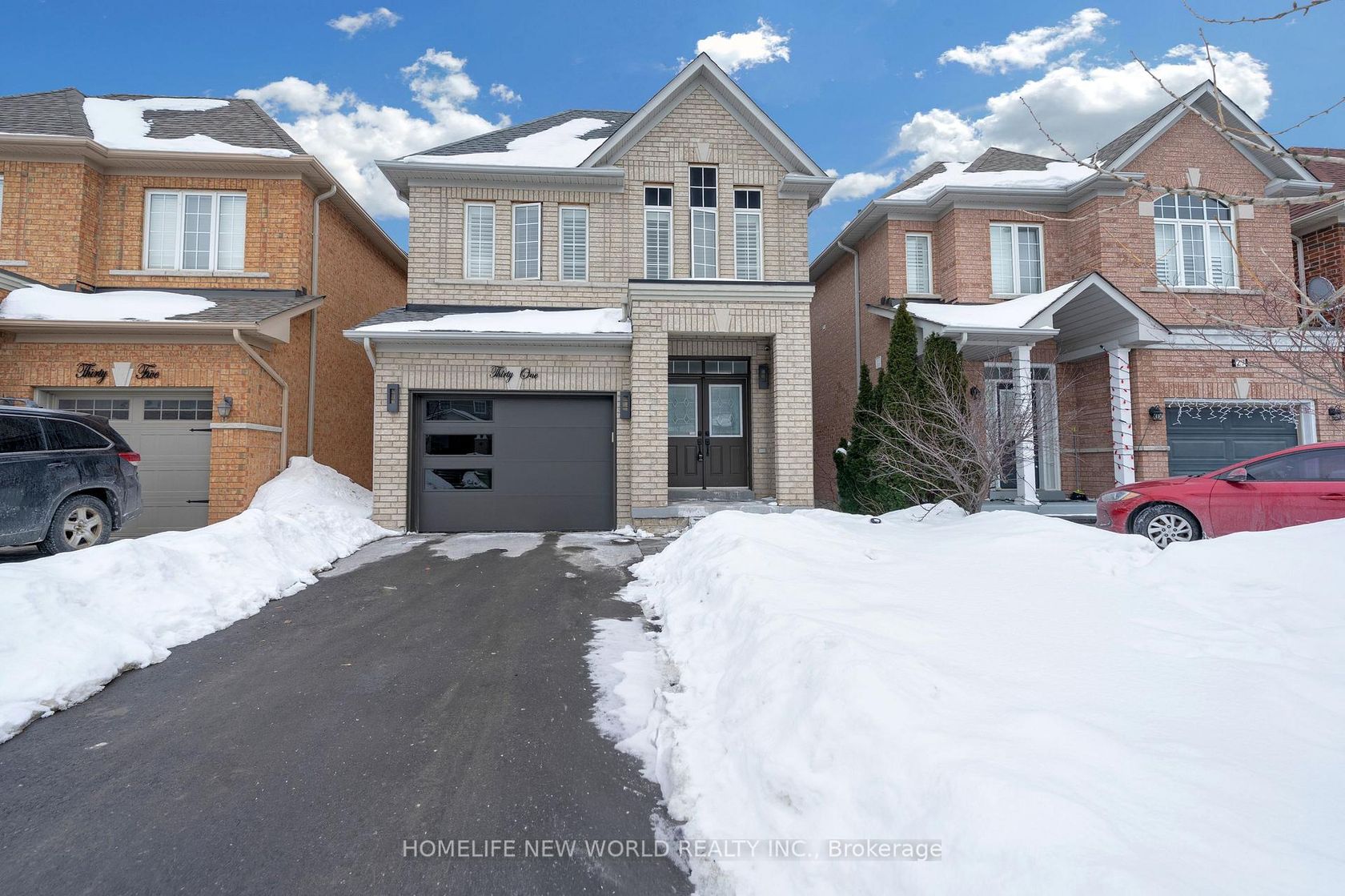 31 Cherry Bush Road, Patterson, Vaughan photo number 2