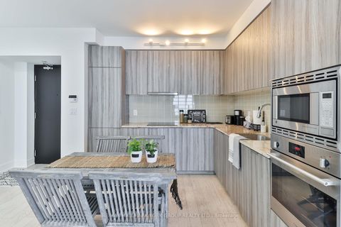 Photo 2 at 3703 - 955 Bay Street, Bay Street Corridor, Toronto