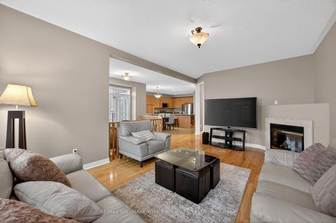 Photo 17 at 99 Barberry Crescent, Oak Ridges, Richmond Hill