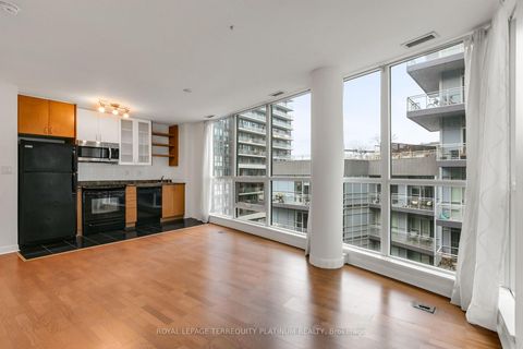 Photo 3 at 727 - 600 Fleet Street, Niagara, Toronto