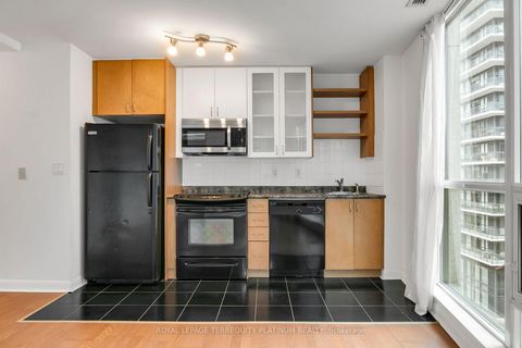 Photo 8 at 727 - 600 Fleet Street, Niagara, Toronto