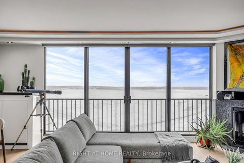 Photo 8 at #2019 - 33 Harbour Square, Waterfront Communities C1, Toronto