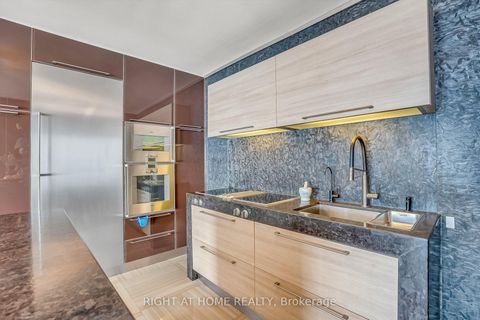 Photo 13 at #2019 - 33 Harbour Square, Waterfront Communities C1, Toronto