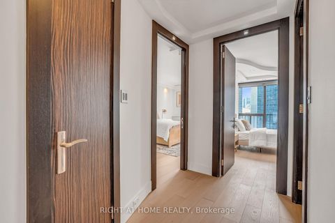 Photo 16 at #2019 - 33 Harbour Square, Waterfront Communities C1, Toronto