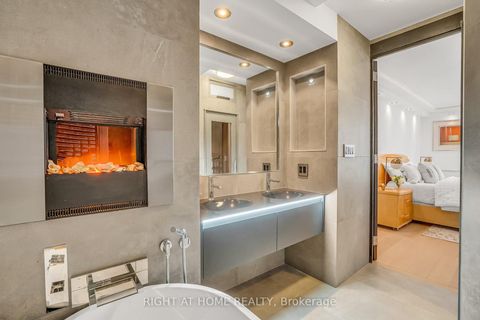 Photo 20 at #2019 - 33 Harbour Square, Waterfront Communities C1, Toronto