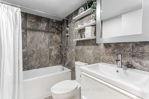 Photo 13 at 1810 - 381 Front Street W, Waterfront Communities C1, Toronto