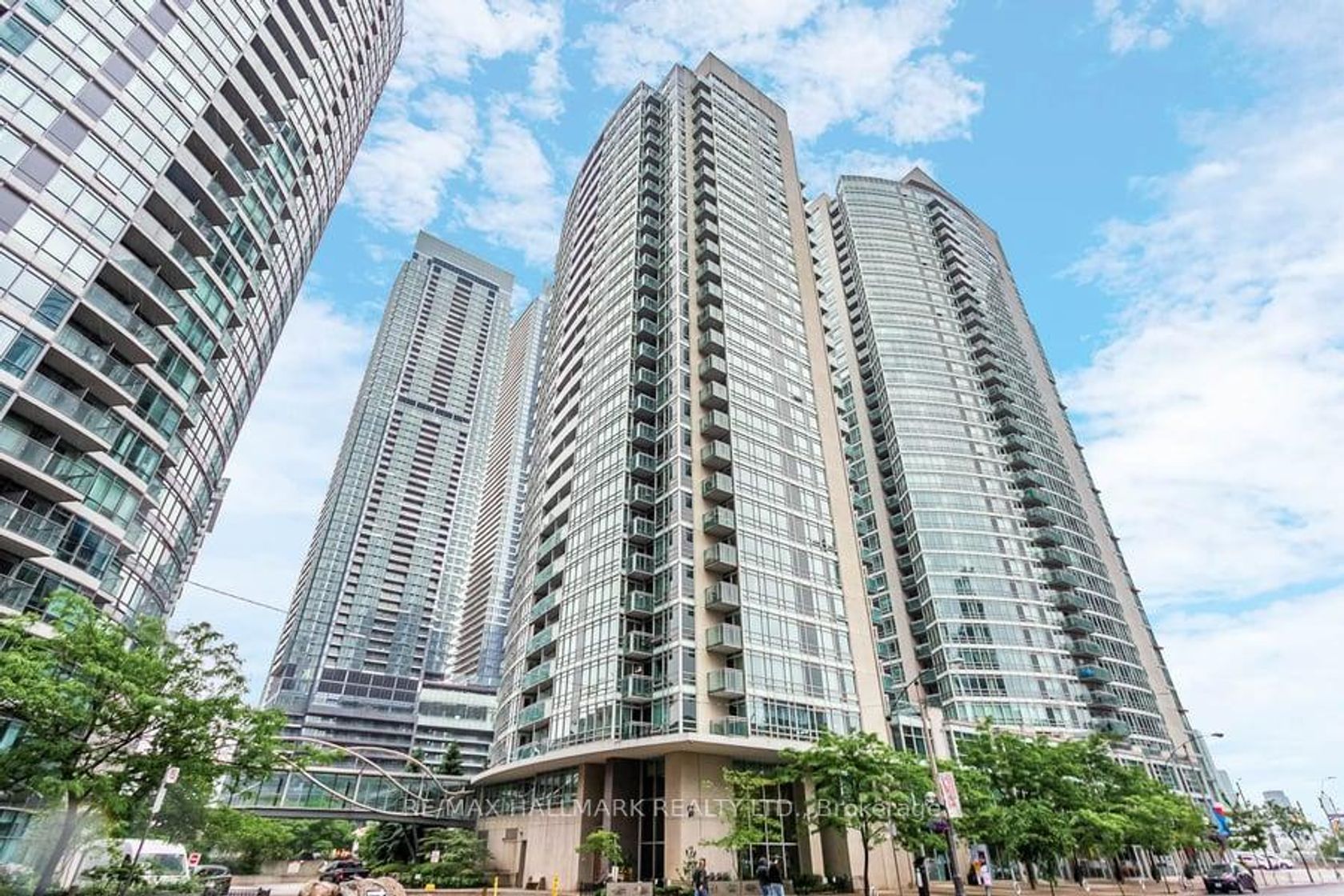 1810 - 381 Front Street W, Waterfront Communities C1, Toronto by Loree Meneguzzi Real Estate 1810 - 381 Front Street W, Waterfront Communities C1, Toronto