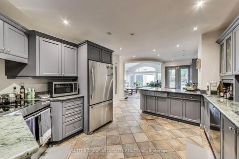 Photo 10 at 202 Forest Hill Road, Forest Hill South, Toronto