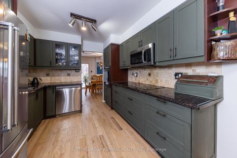 Photo 10 at 15 Miles Court, North Richvale, Richmond Hill