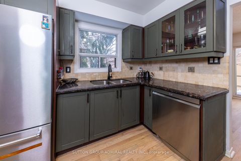 Photo 12 at 15 Miles Court, North Richvale, Richmond Hill