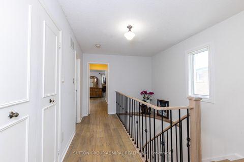 Photo 20 at 15 Miles Court, North Richvale, Richmond Hill