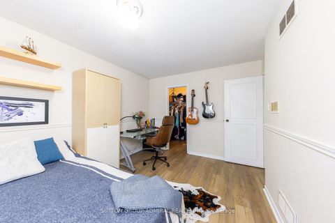 Photo 29 at 15 Miles Court, North Richvale, Richmond Hill