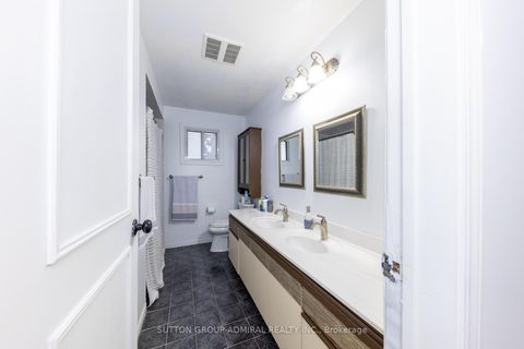 Photo 30 at 15 Miles Court, North Richvale, Richmond Hill