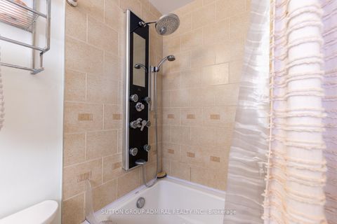 Photo 31 at 15 Miles Court, North Richvale, Richmond Hill