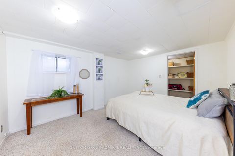 Photo 32 at 15 Miles Court, North Richvale, Richmond Hill