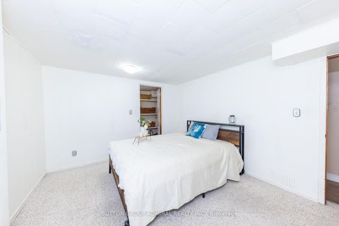 Photo 36 at 15 Miles Court, North Richvale, Richmond Hill