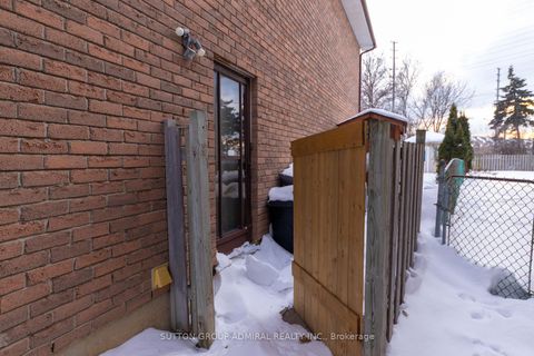 Photo 41 at 15 Miles Court, North Richvale, Richmond Hill