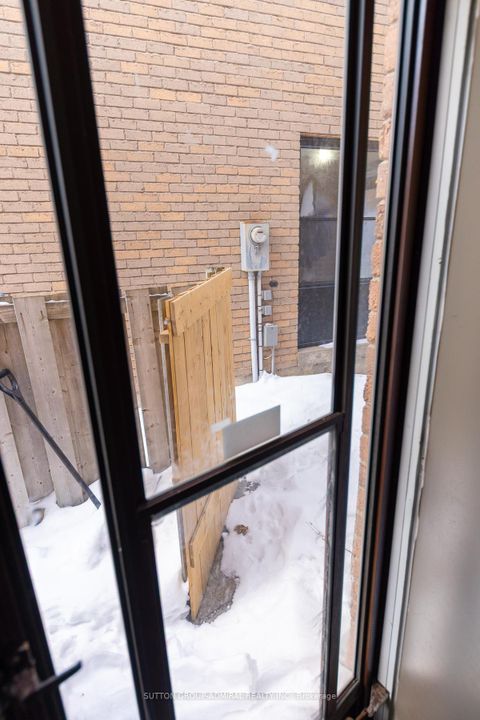 Photo 42 at 15 Miles Court, North Richvale, Richmond Hill