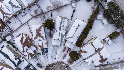 Photo 43 at 15 Miles Court, North Richvale, Richmond Hill