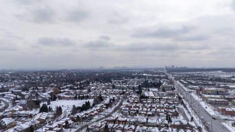 Photo 44 at 15 Miles Court, North Richvale, Richmond Hill