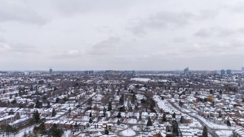 Photo 45 at 15 Miles Court, North Richvale, Richmond Hill