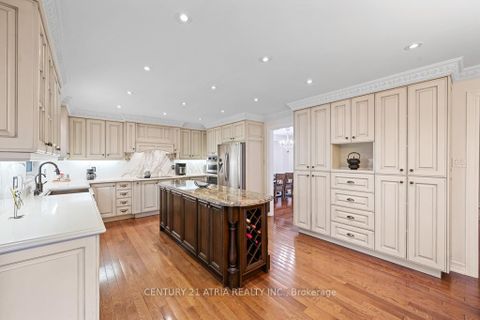 Photo 11 at 33 Autumn Way, Aurora Heights, Aurora