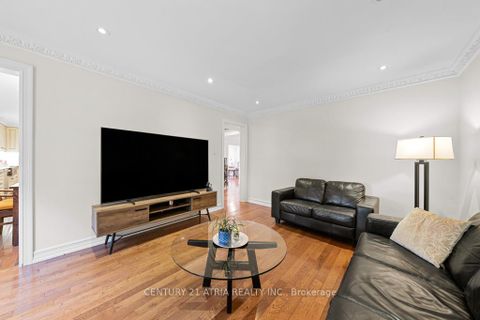 Photo 17 at 33 Autumn Way, Aurora Heights, Aurora