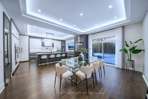 Photo 9 at 61 Cedarpoint Court, Patterson, Vaughan