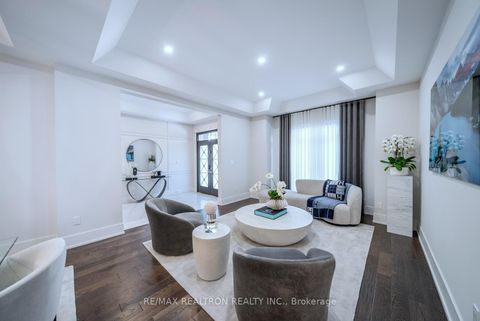 Photo 16 at 61 Cedarpoint Court, Patterson, Vaughan