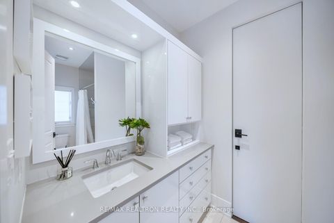 Photo 29 at 61 Cedarpoint Court, Patterson, Vaughan