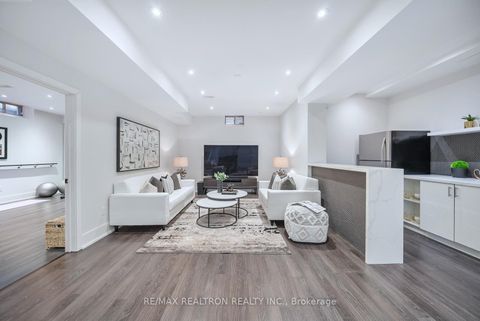 Photo 35 at 61 Cedarpoint Court, Patterson, Vaughan