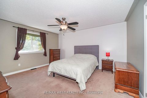 Photo 3 at 36 - 715 Grandview Street N, Pinecrest, Oshawa