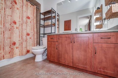 Photo 5 at 36 - 715 Grandview Street N, Pinecrest, Oshawa