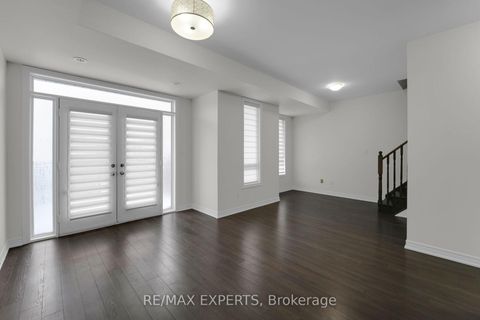 Photo 12 at 10 - 105 Kayla Crescent, Maple, Vaughan