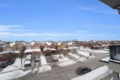 Photo 25 at 10 - 105 Kayla Crescent, Maple, Vaughan