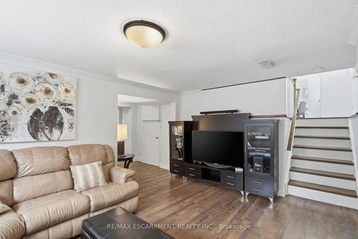 Photo 29 at 697 LOMOND Crescent, Shoreacres, Burlington