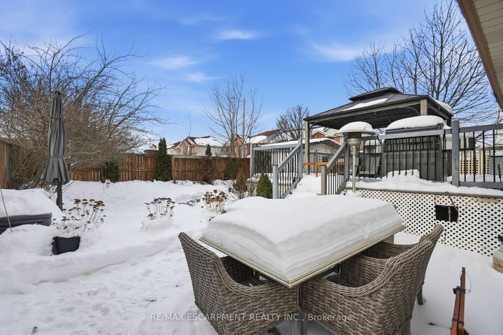 Photo 33 at 697 LOMOND Crescent, Shoreacres, Burlington