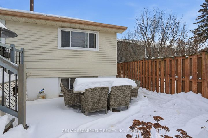 Photo 35 at 697 LOMOND Crescent, Shoreacres, Burlington