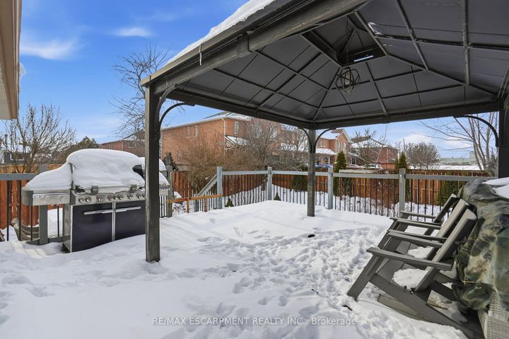 Photo 36 at 697 LOMOND Crescent, Shoreacres, Burlington