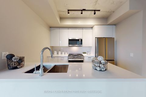 Photo 7 at 518 - 195 McCaul Street, Chinatown, Toronto