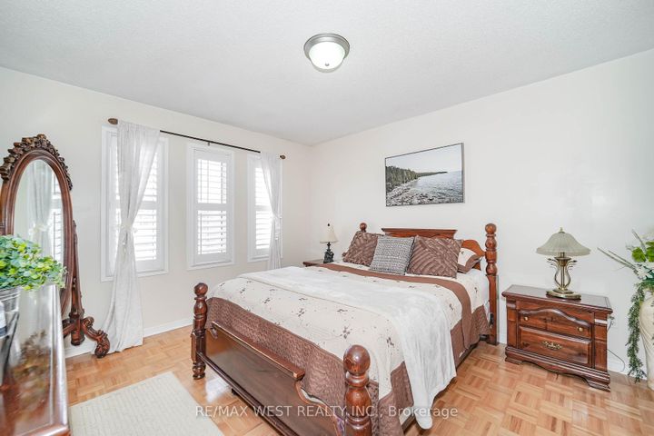Photo 10 at 38 Bottlebrush Drive, Wellington, Brampton