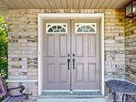 Photo 1 at 24 Cachet Hill Crescent, Sonoma Heights, Vaughan