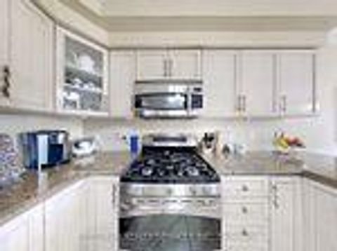 Photo 6 at 24 Cachet Hill Crescent, Sonoma Heights, Vaughan