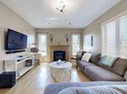 Photo 13 at 24 Cachet Hill Crescent, Sonoma Heights, Vaughan